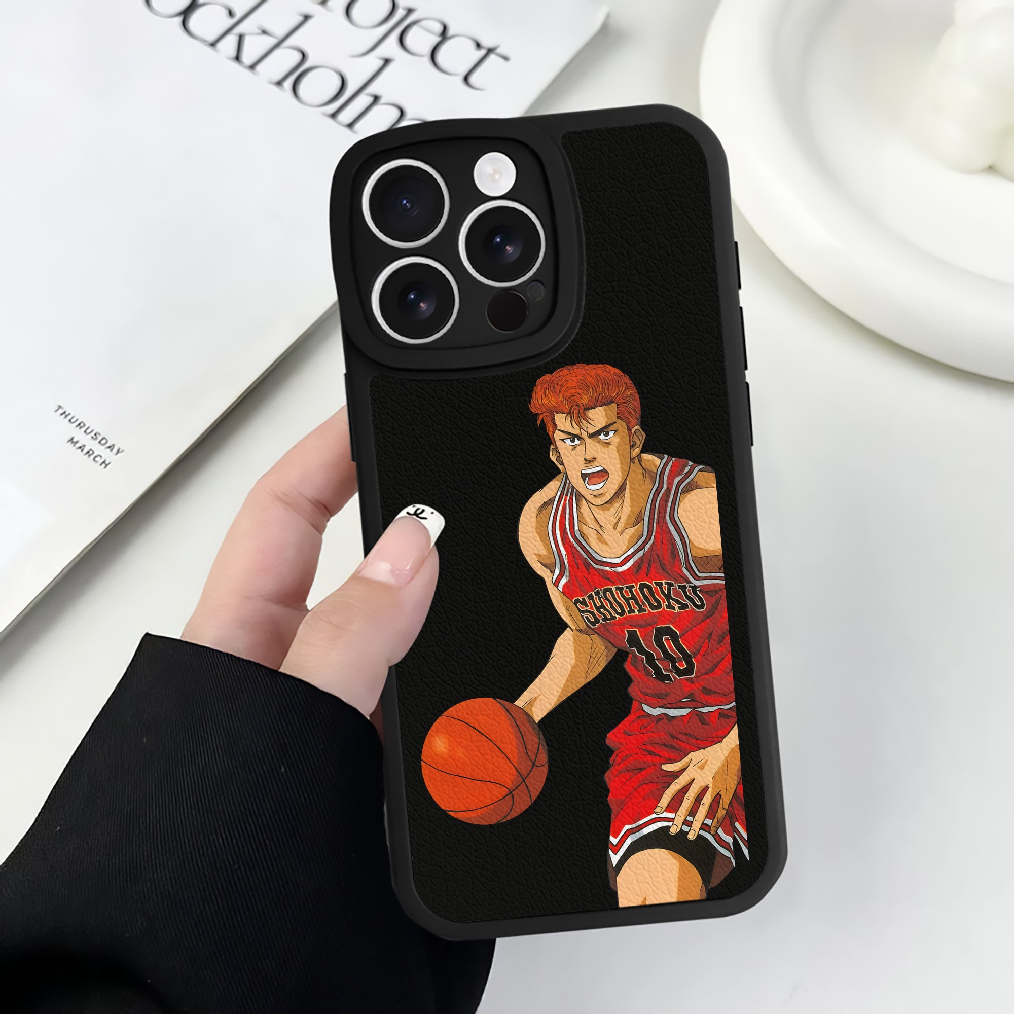 （画像用） SLAM DUNK／スラムダンク 【iPhone 16シリーズ対応】シリコンスマホケース（レザー調） 材質：シリコン